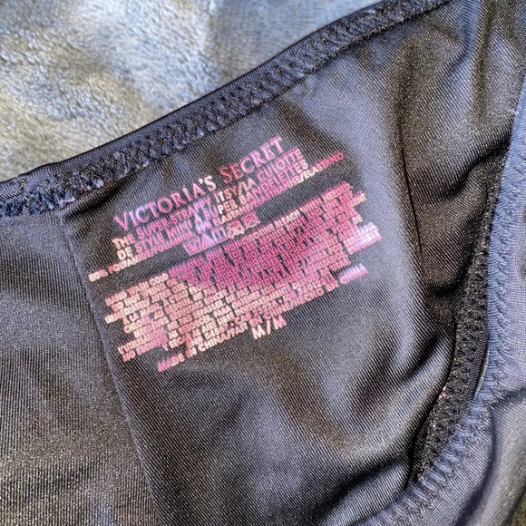 Victoria’s Secret bikini bottoms - Picture 2 of 4